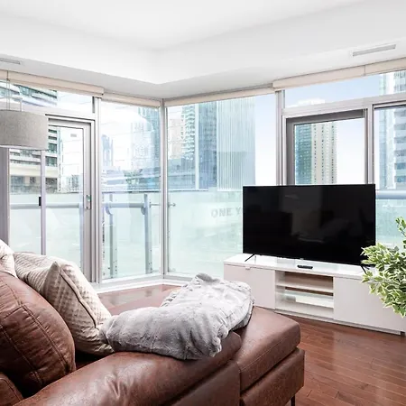 Downtown Toronto Condo Mins From Scotiabank Arena, Tiff, Cn Tower, Union, Mtcc